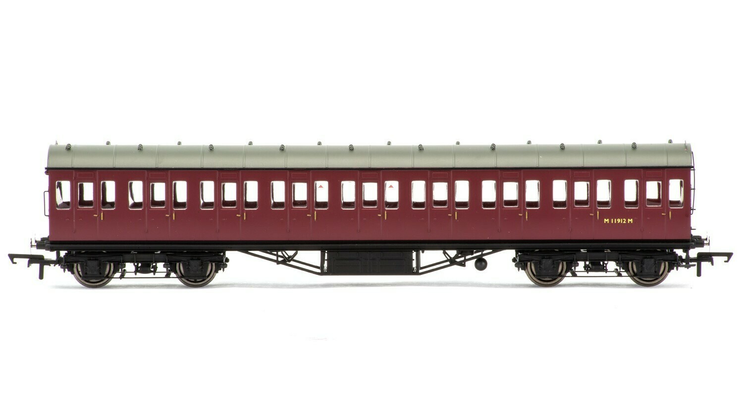 Hornby R4690 BR Non-Corridor 57' Third Class Coach BR Maroon
