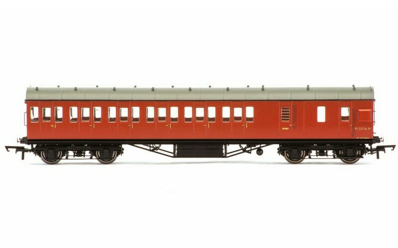 Hornby R4801 BR, 57' Stanier Non-Corridor Brake Third Class Coach, M20736M, Crimson - Era 4