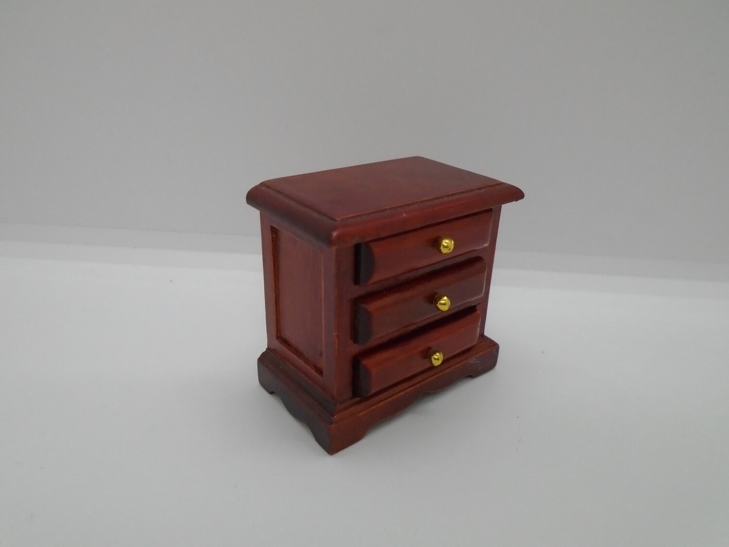 3 DRAW BEDSIDE CUPBOARD