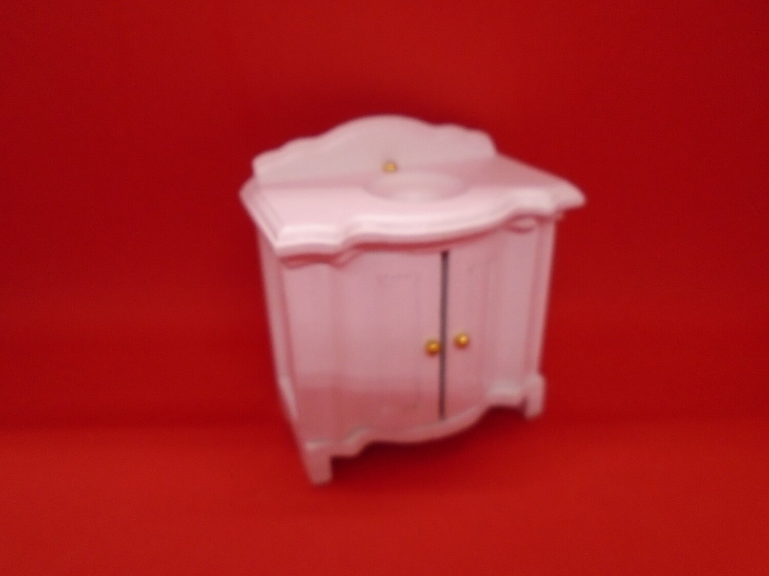 WHITE VANITY UNIT