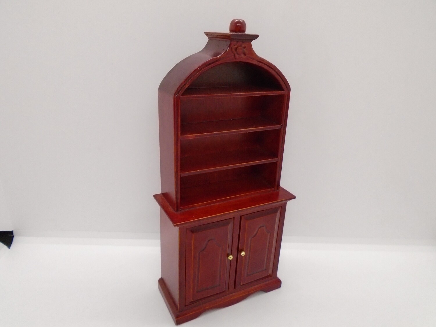 MAHOGANY DRESSER WITH CUPBOARD