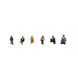 Graham Farish 379-305 Station Passengers Sitting