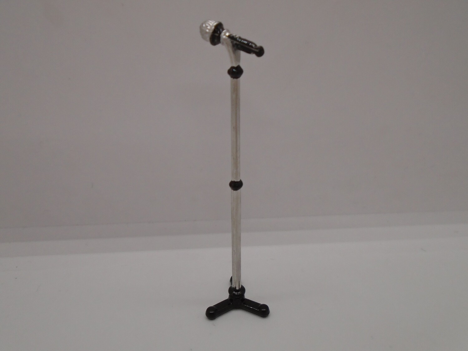 MICROPHONE AND STAND