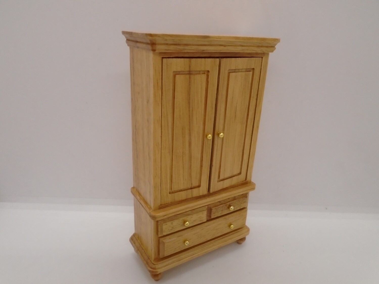 BEAUTIFUL PANEL WARDROBE WITH DRAWERS