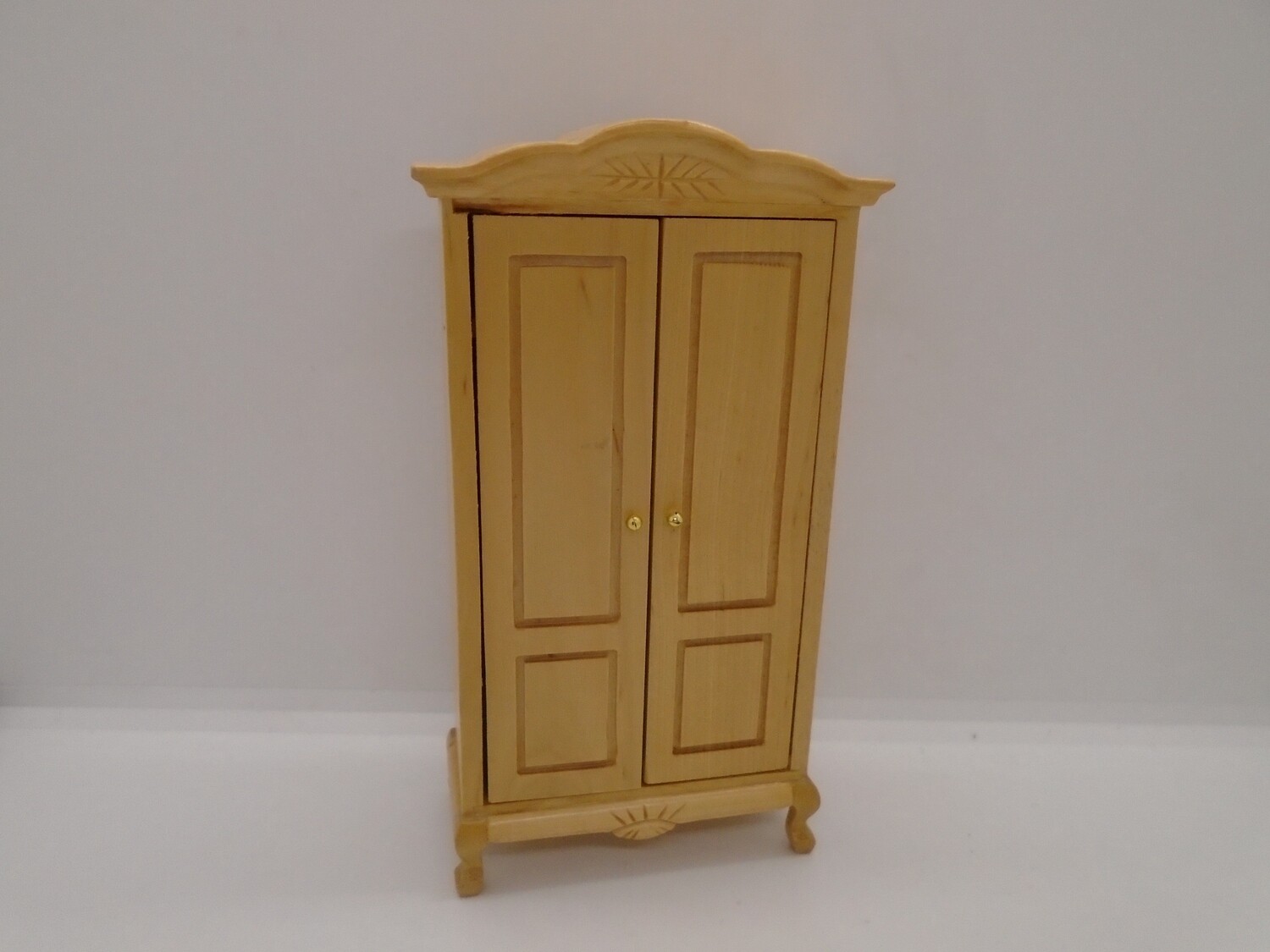 DECORATIVE PANEL WARDROBE