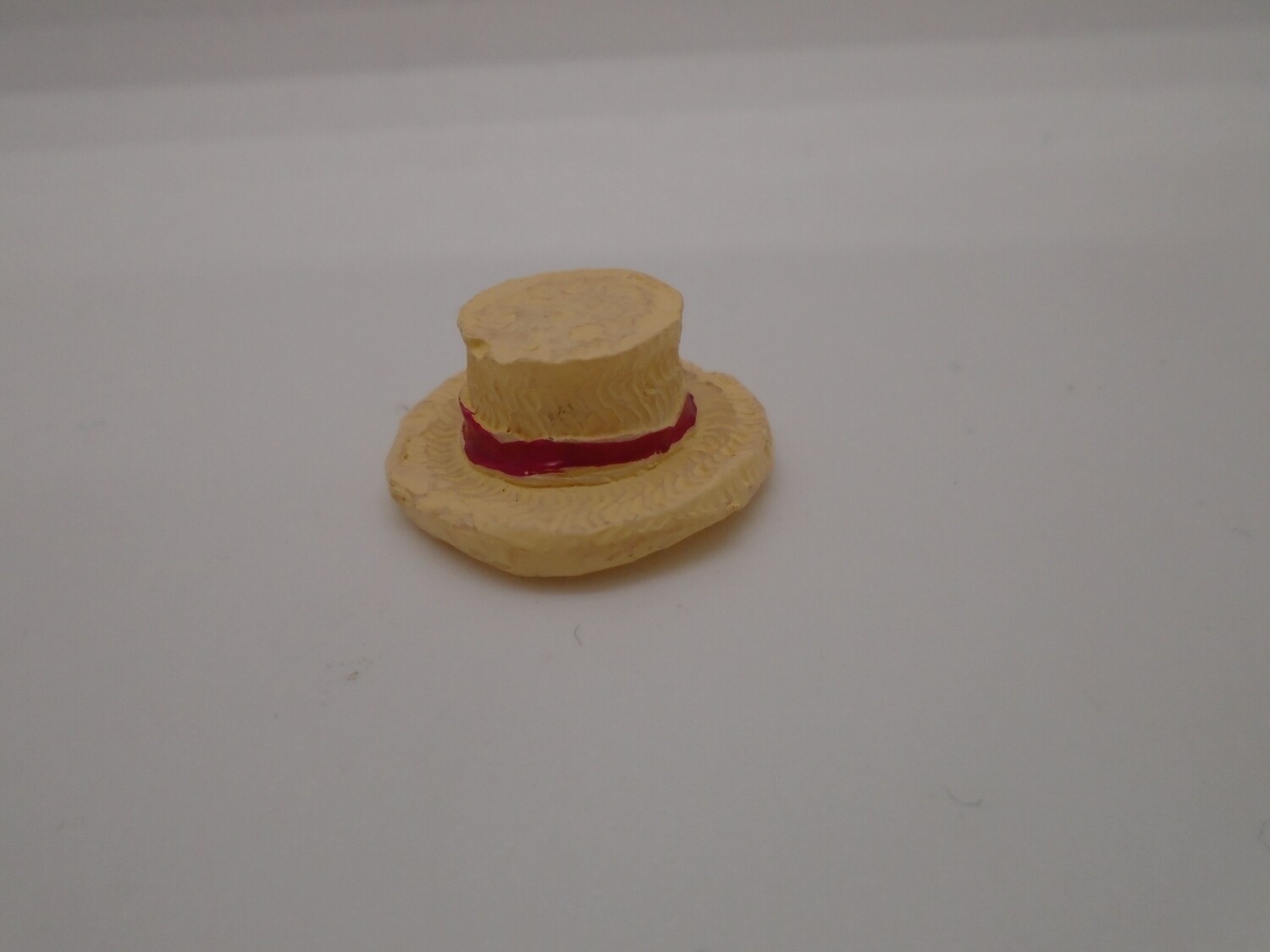 SMALL RESIN CHILDS BOATING STYLE HAT