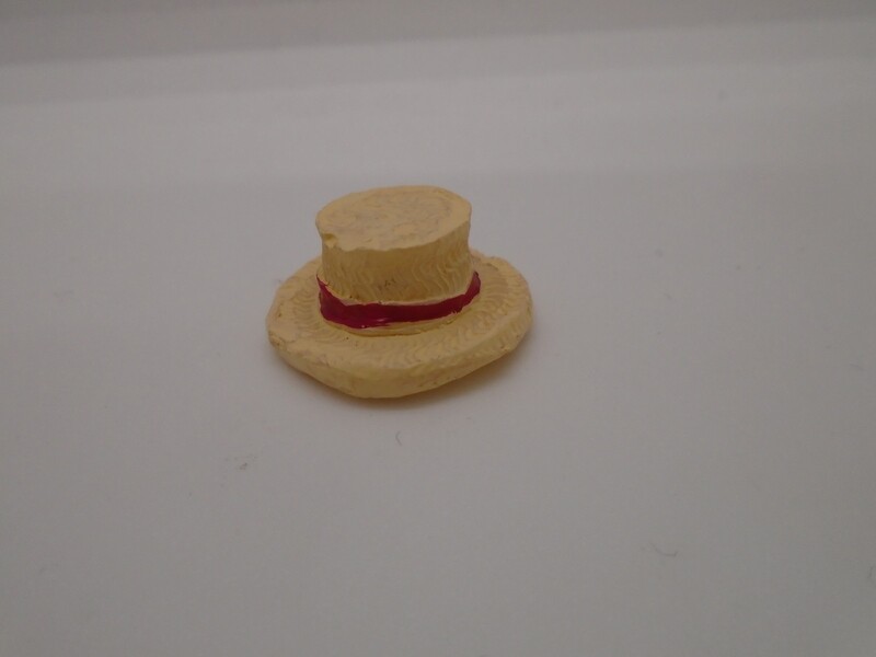 SMALL RESIN CHILDS BOATING STYLE HAT