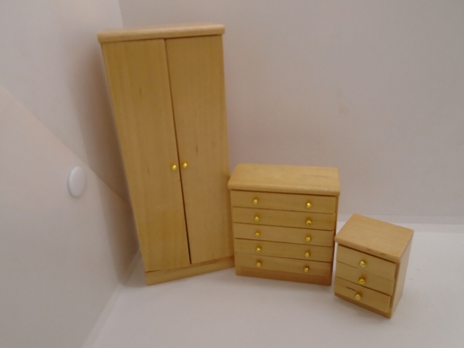 LIGHT WOOD BEDROOM SET