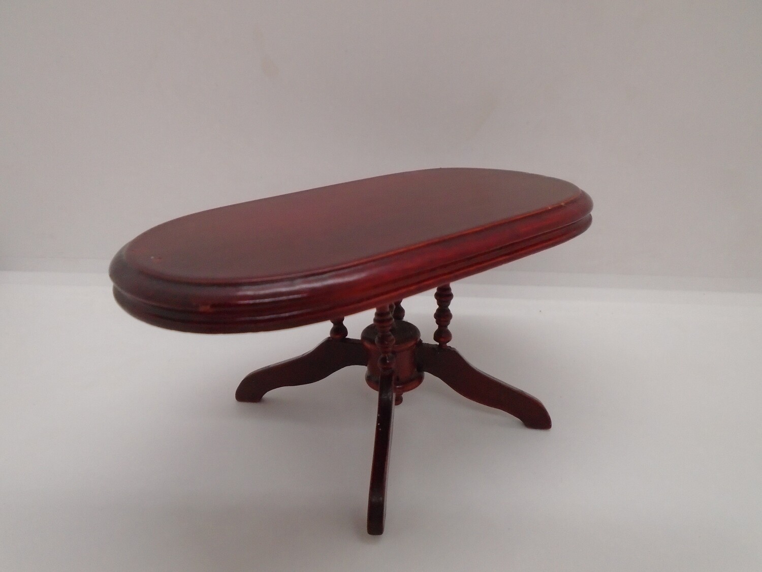 MAHOGANY PEDALSTAL DINING TABLE