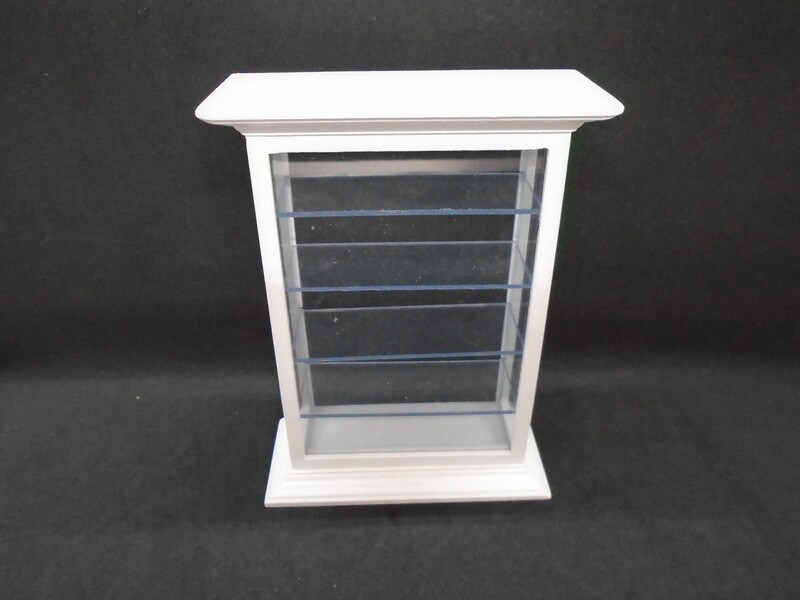 GLASS DISPLAY CABINET IN WHITE