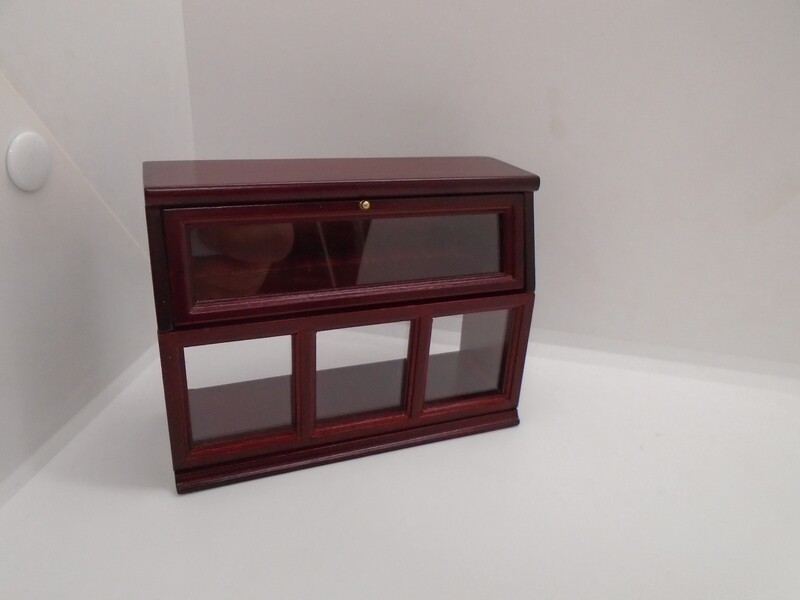 SHOP DISPLAY UNIT WITH OPENING FRONT