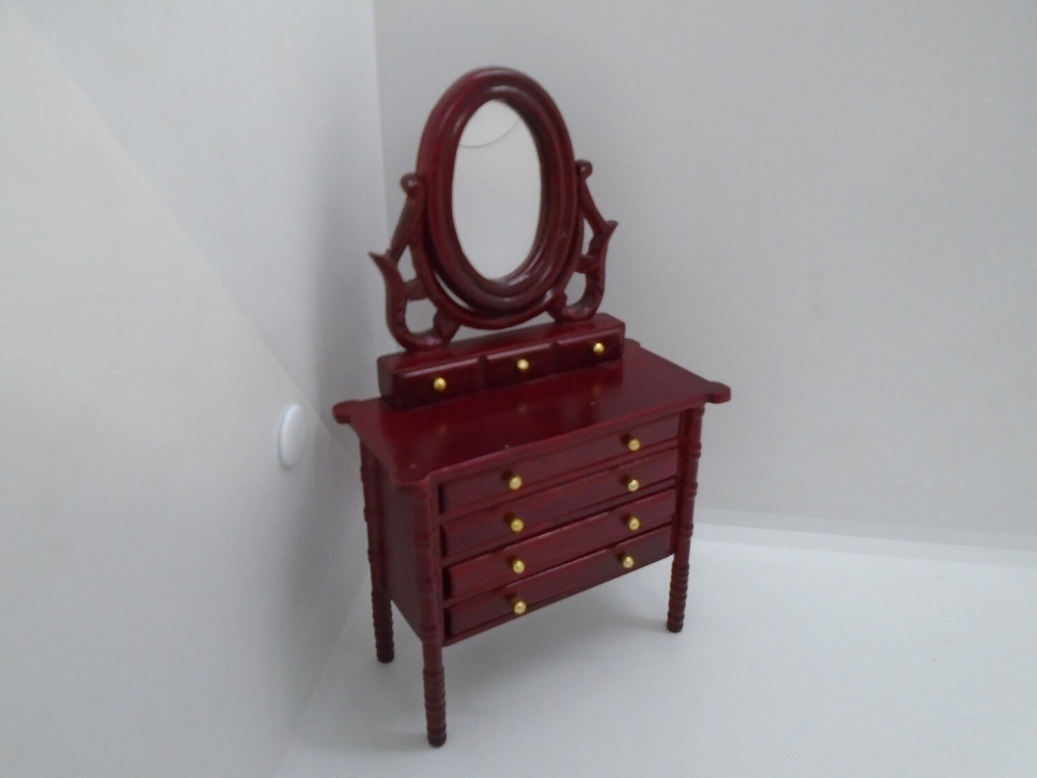 ELEGANT DRESSING TABLE WITH MIRROR IN RED MAHOGANY