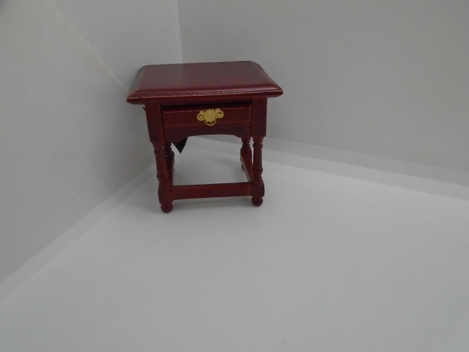 ELEGANT BEDSIDE CABINET