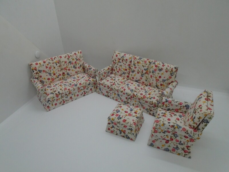 4 PC FLORAL SOFA SET