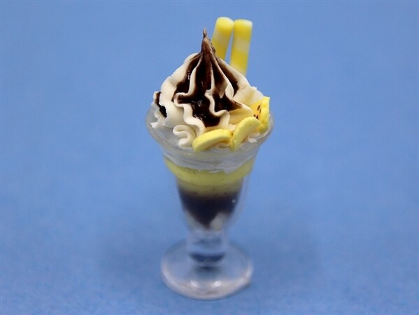 CHOCOLATE SUNDAE