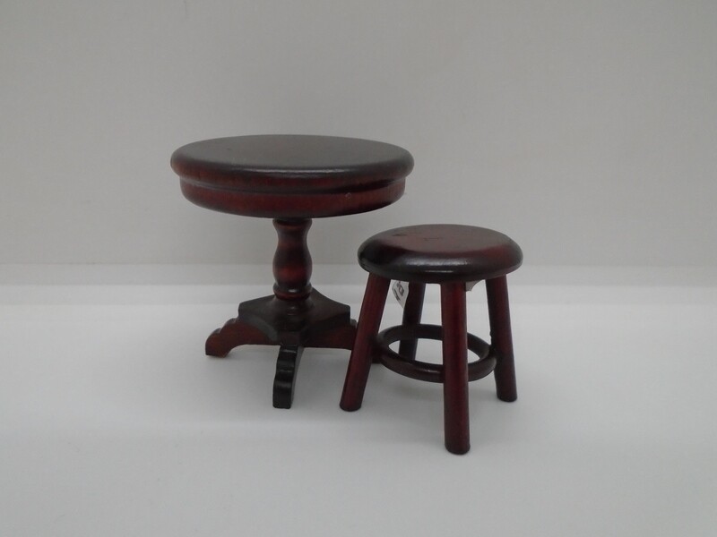 PUB TABLE AND 2 STOOLS