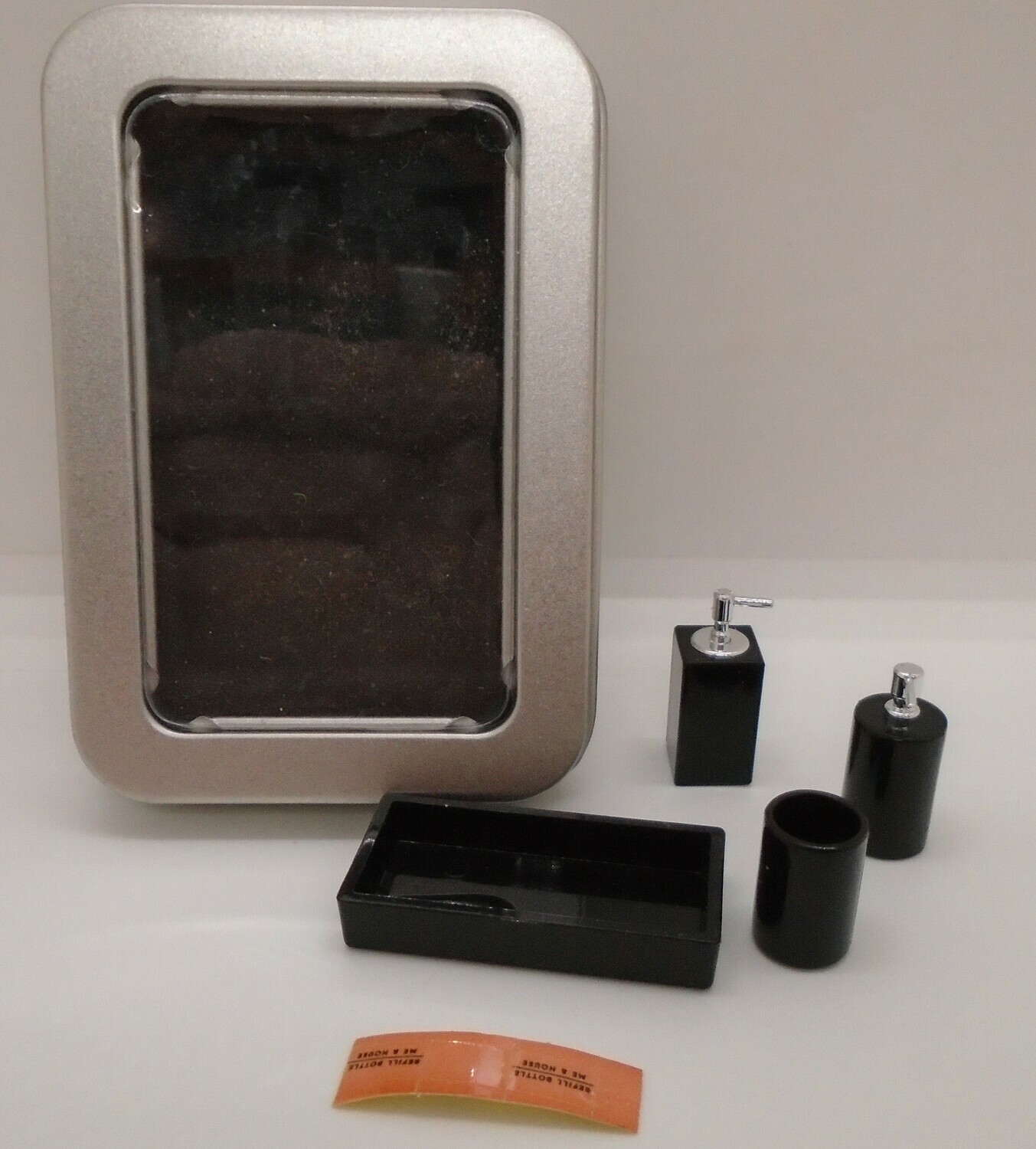 ​MODERN WHITE BATHROOM SET WITH FINE DETAIL​ IN BLACK