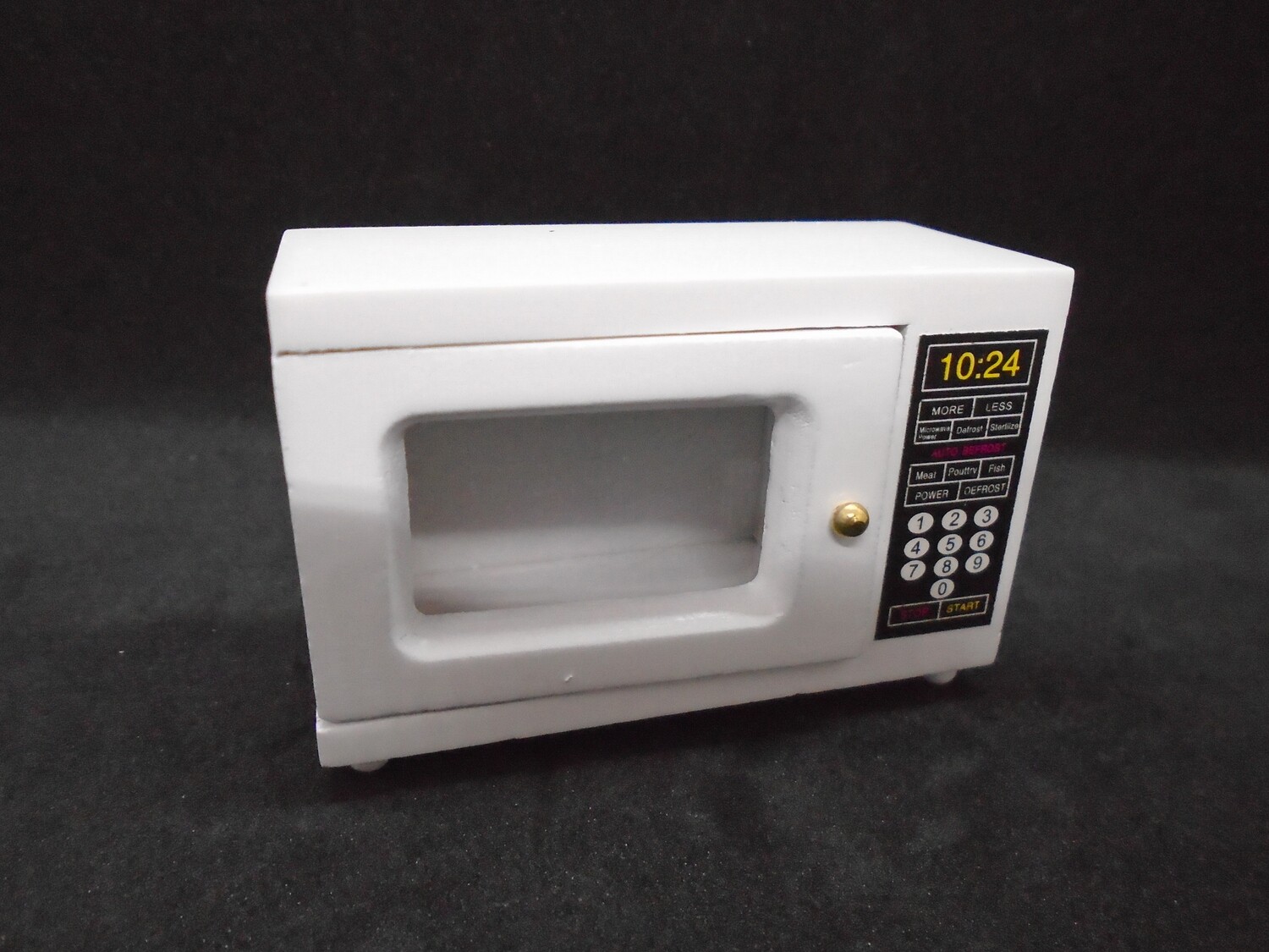 WHITE MICROWAVE WITH OPENING DOOR