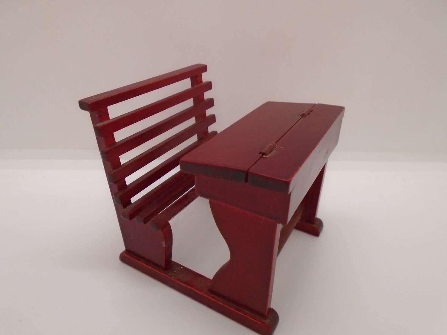 MAHOGANY SCHOOL DESK WITH OPENING LID