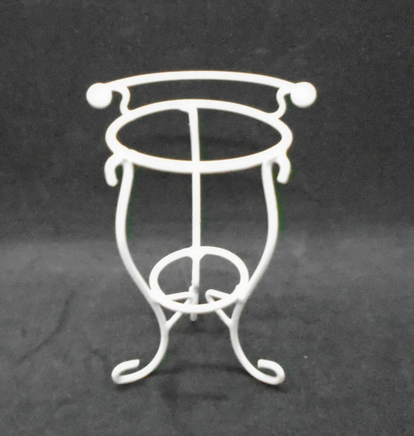 WHITE WIRED WASH STAND/PLANT POT STAND