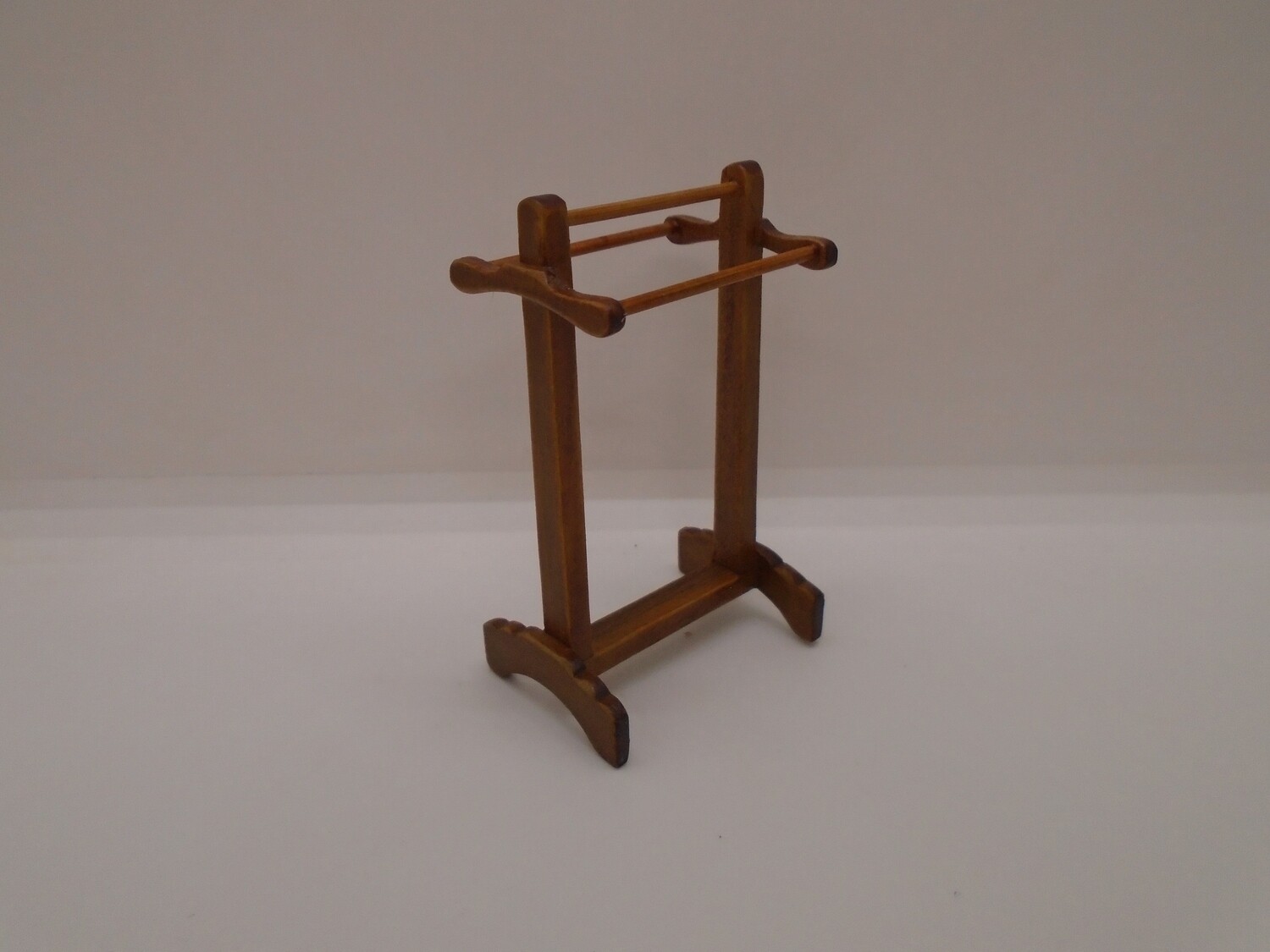 TOWEL/CLOTHES HANGER RAIL