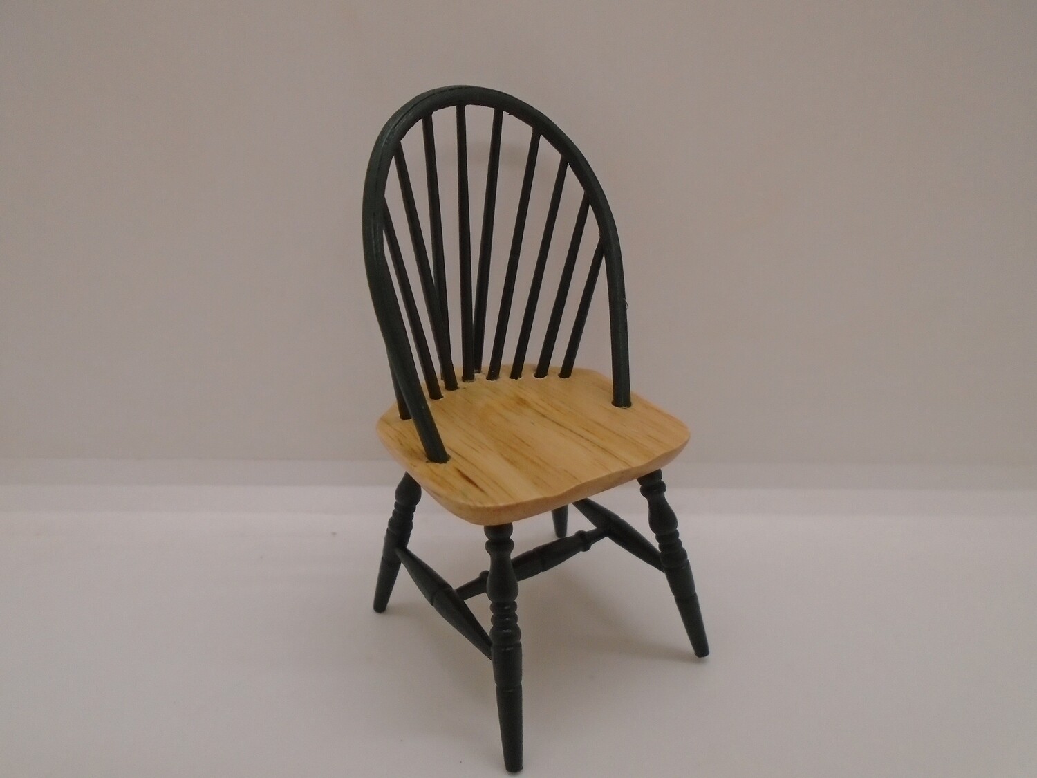 DARK GREEN AND PINE CHAIR