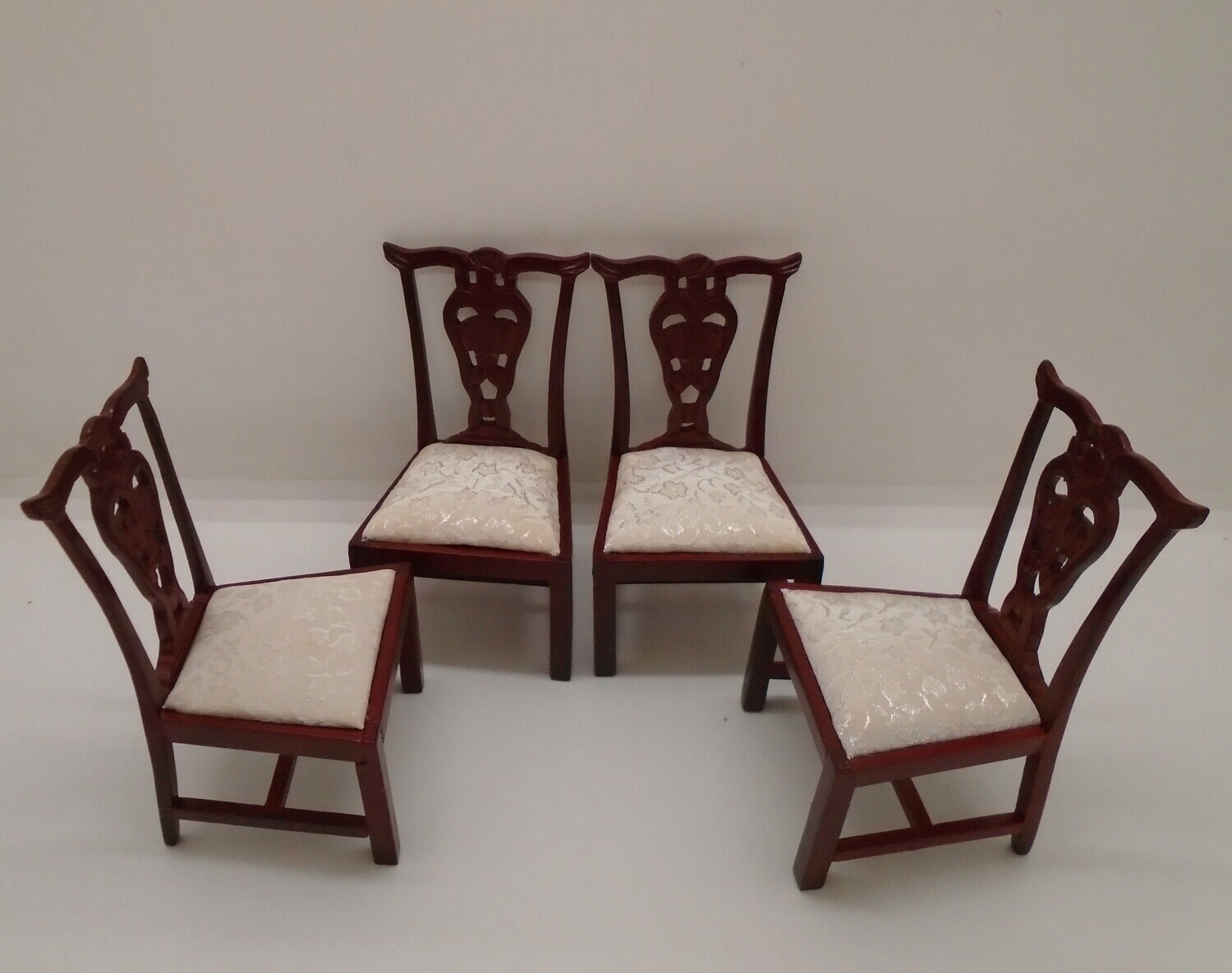 SET OF 4 STUNNING DINING/SIDE CHAIRS IN A RICH MAHOGANY AND WHITE FABRIC