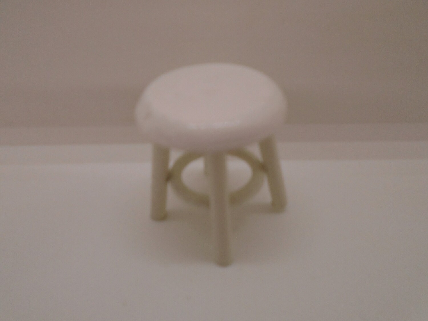 WHITE PUB STOOL