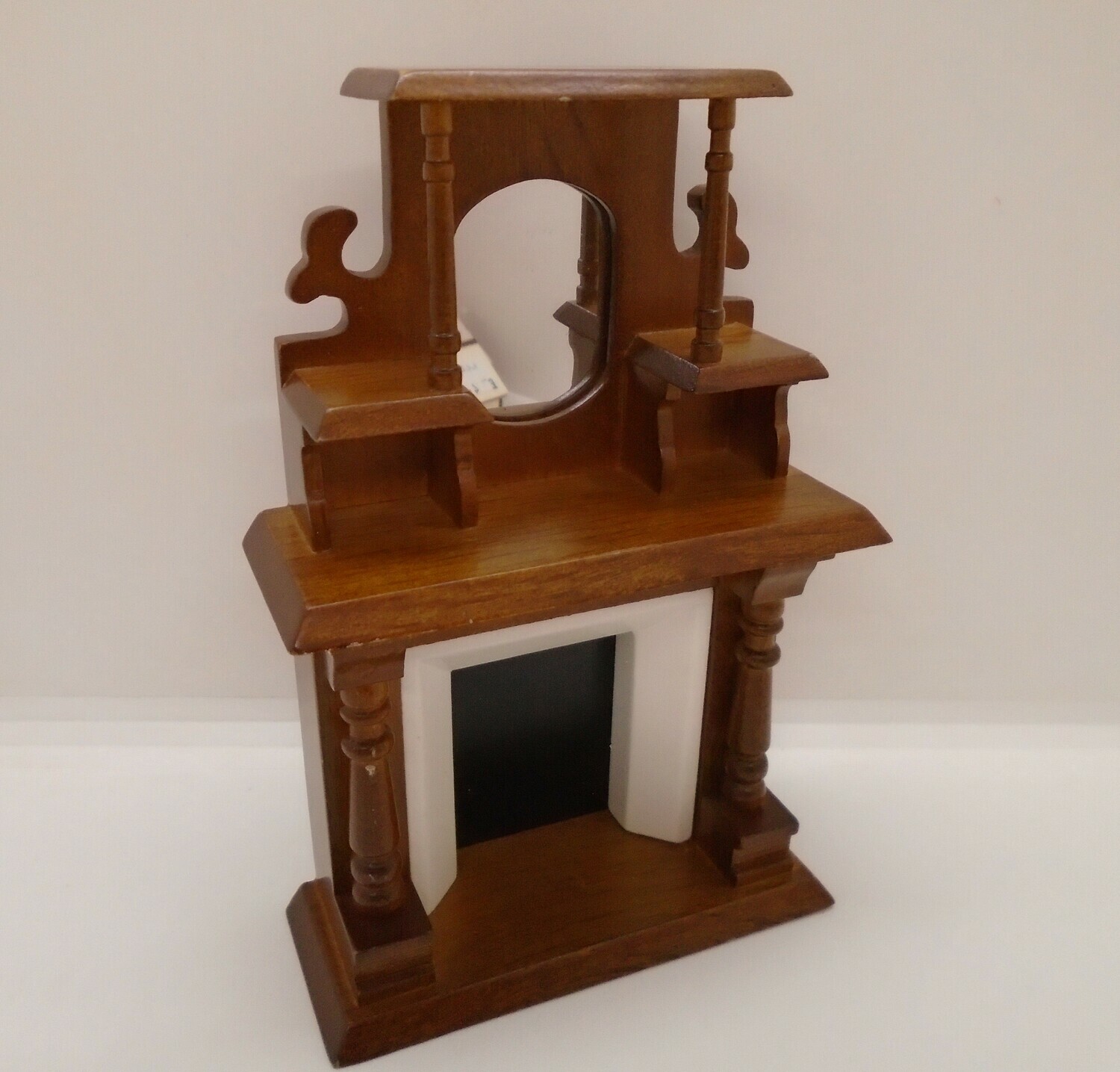 FIRE PLACE WITH MANTLE AND MIRROR ABOVE