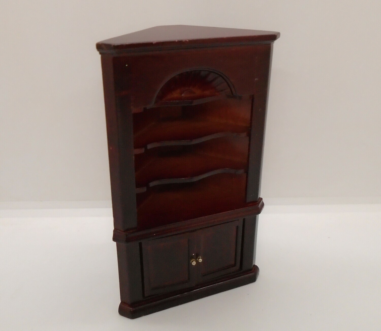 CORNER CABINET IN MAHOGANY