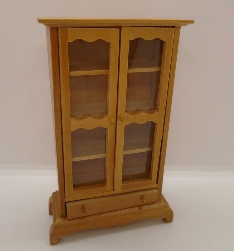 LIGHT WOOD DISPLAY CABINET WITH 1 DRAW AT BOTTOM