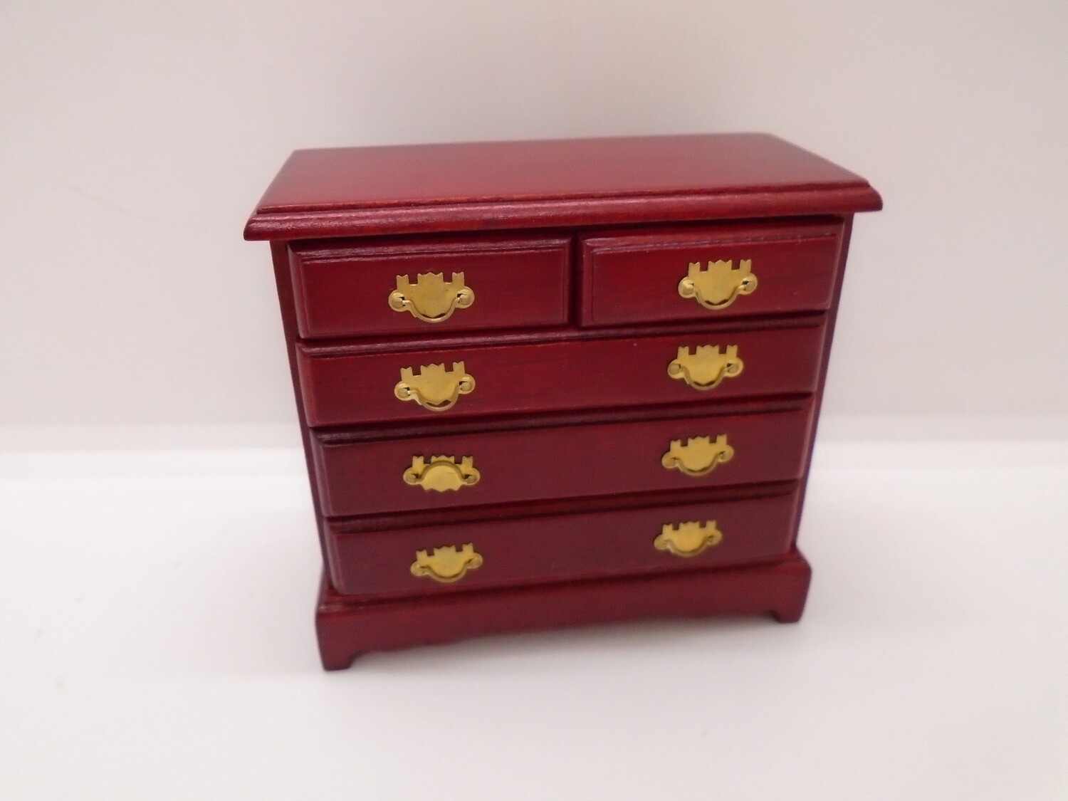 MAHOGANY CHEST OF DRAWERS