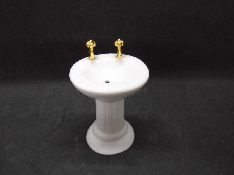 WHITE CHINA SINK