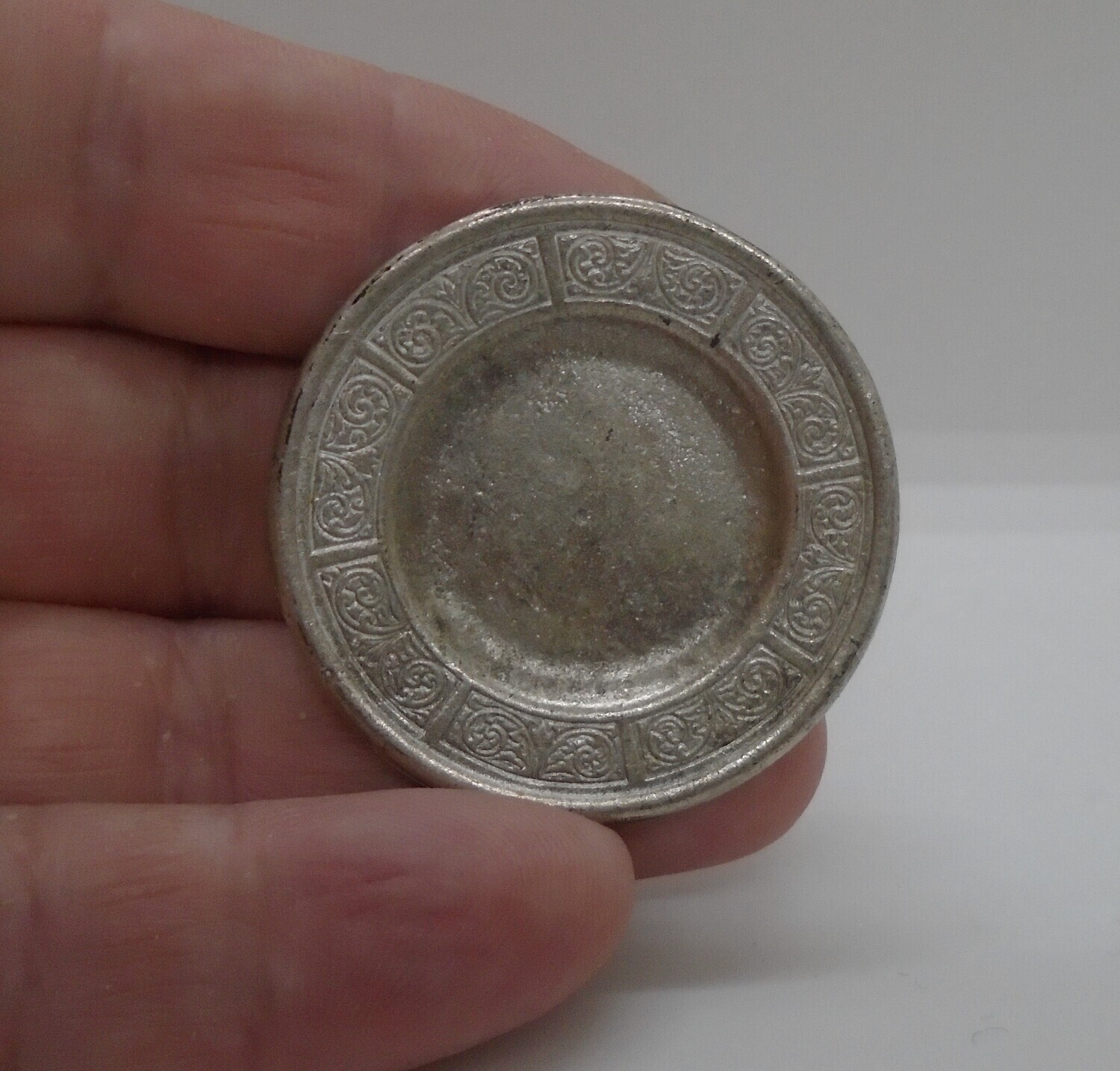 GENUINE ENGLISH PEWTER PLATE
