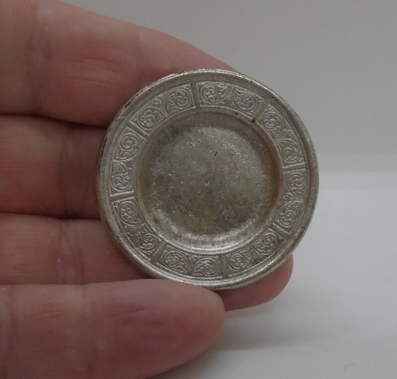 GENUINE ENGLISH PEWTER PLATE