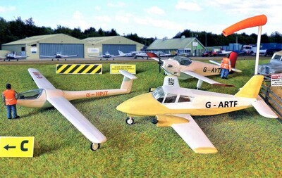 Gaugemaster GM443 Fordhampton Airfield Planes and Gliders Kit