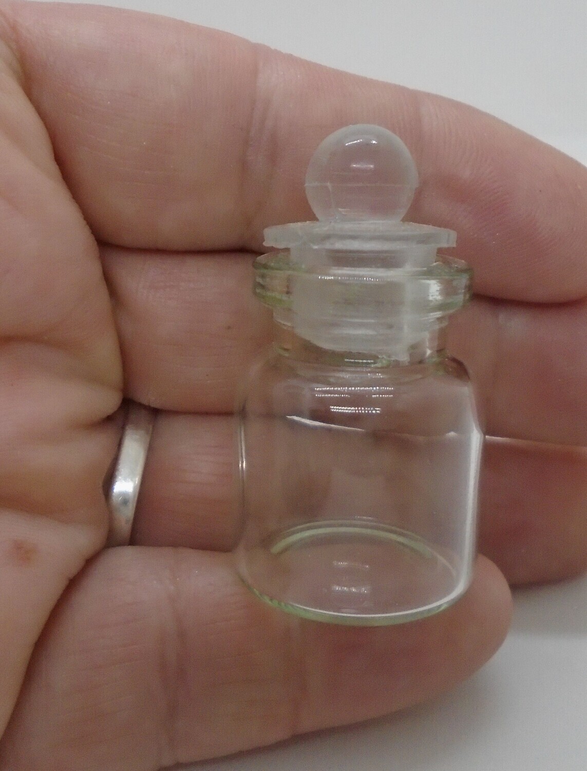 LARGE GLASS CONTAINER JAR WITH LID