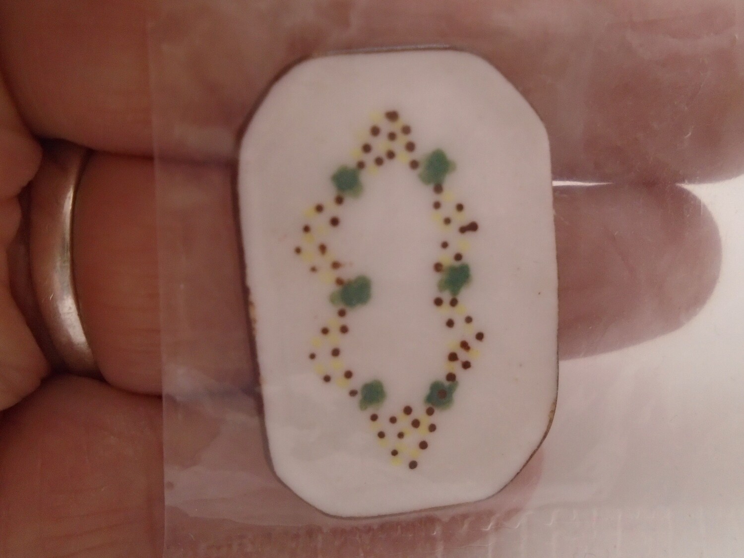 CHINA TRAY IN GREEN AND YELLOW DESIGN