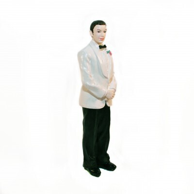 GROOM IN WHITE JACKET