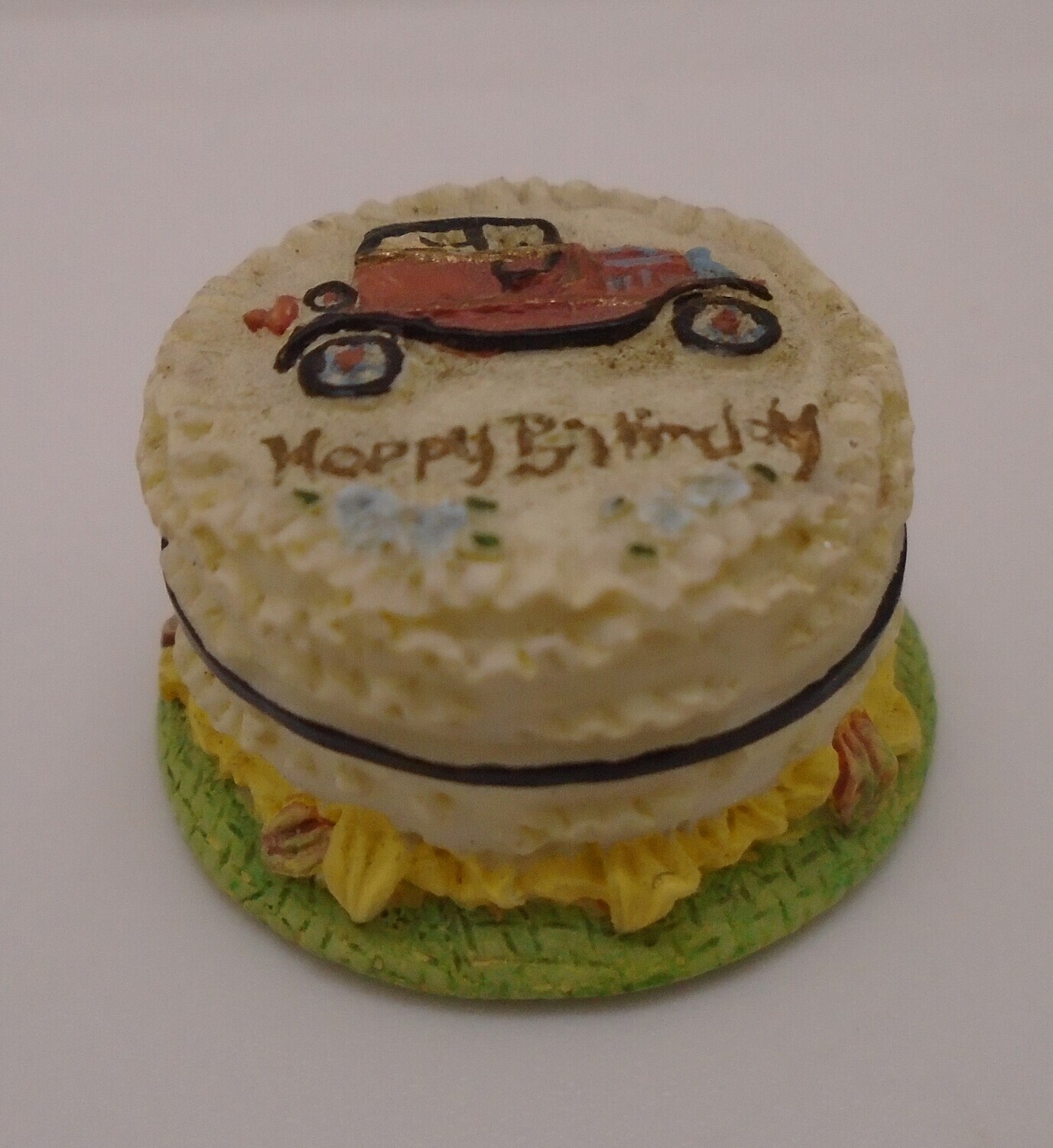 BIRTHDAY CAKE WITH A CAR ON