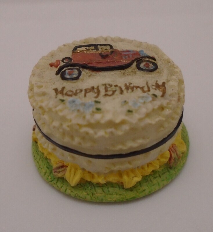 BIRTHDAY CAKE WITH A CAR ON