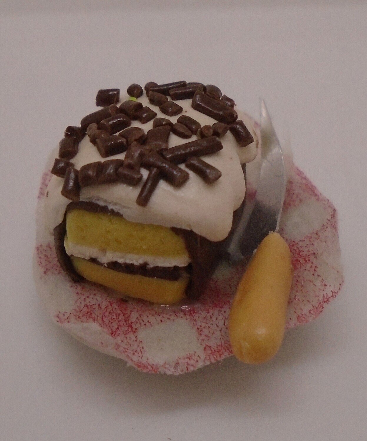 ICED CHOCOLATE AND SPONGE CAKE WITH KNIFE