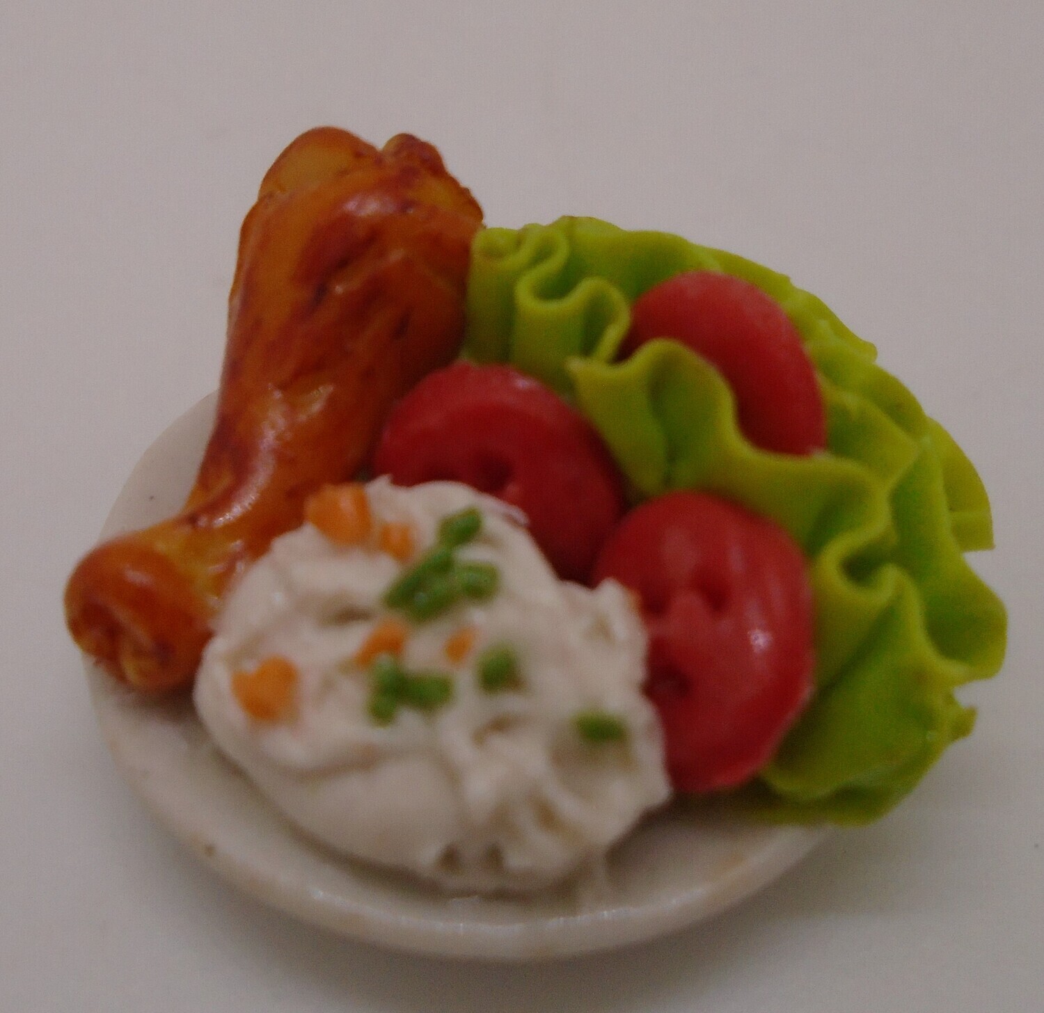 CHICKEN DRUMSTICK AND SALAD