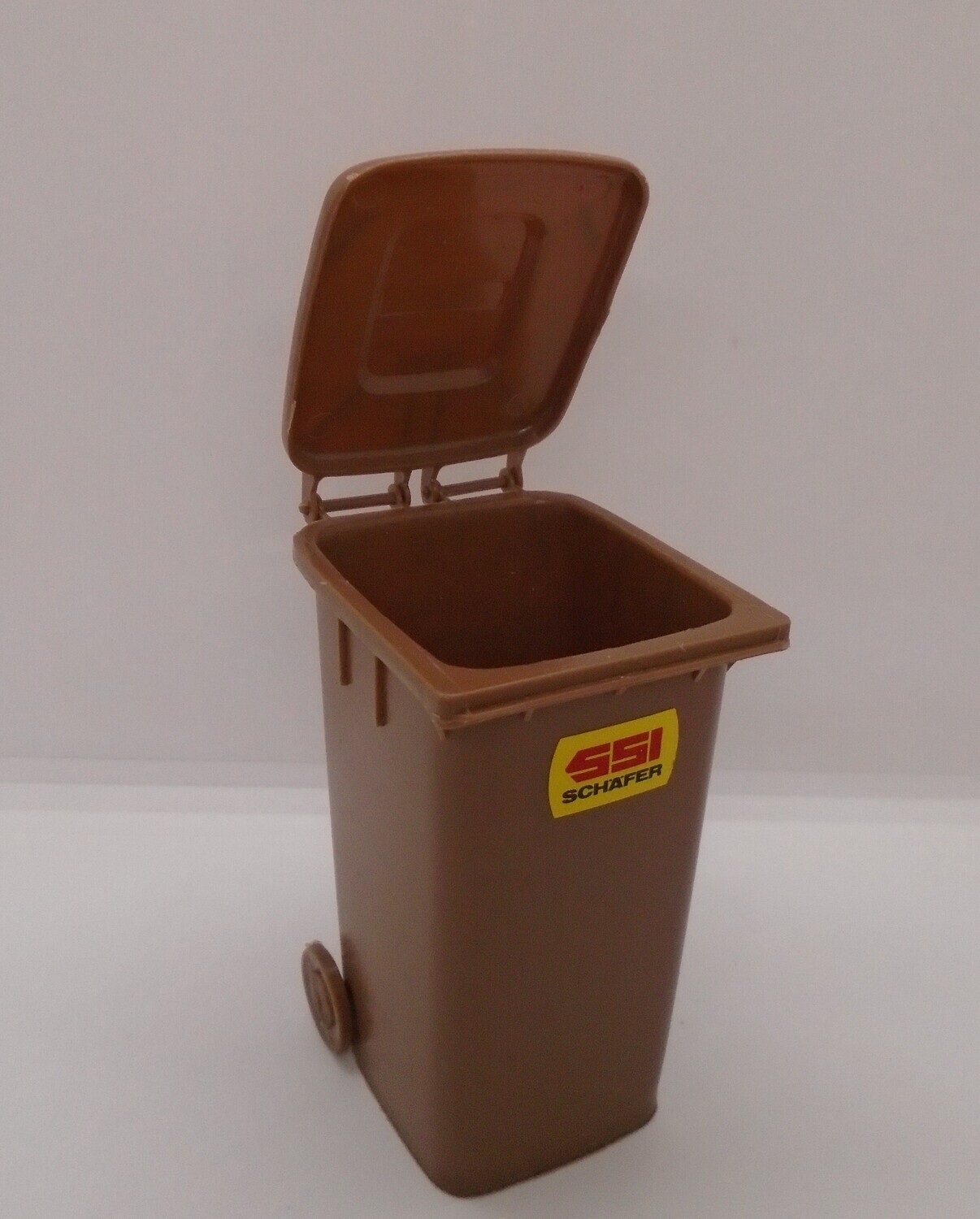 LARGE BROWN WHEELIE BIN