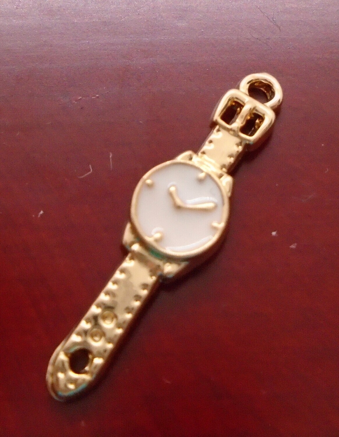 LADY'S WATCH WITH WHITE FACE