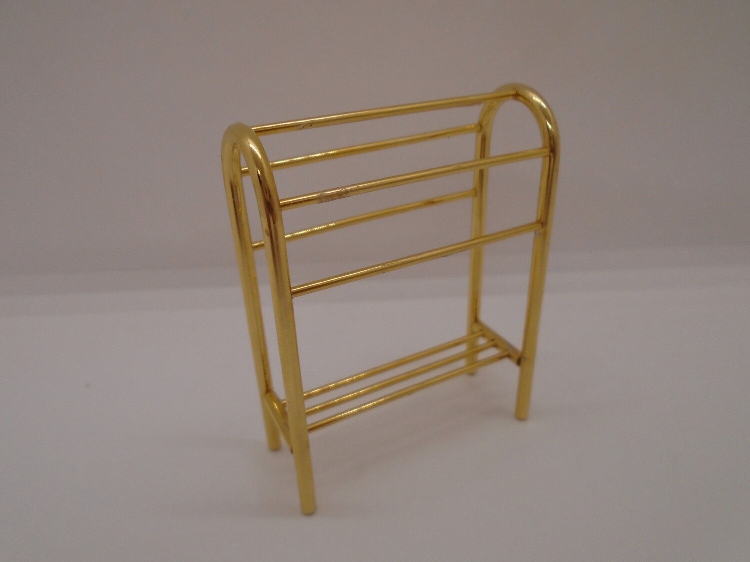 BEAUTIFUL BRASS COLOUR TOWEL RAIL