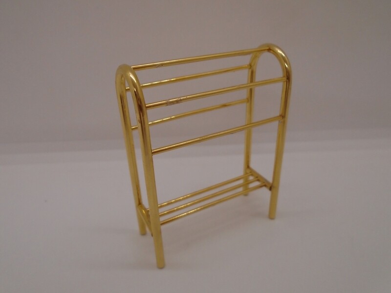 BEAUTIFUL BRASS COLOUR TOWEL RAIL