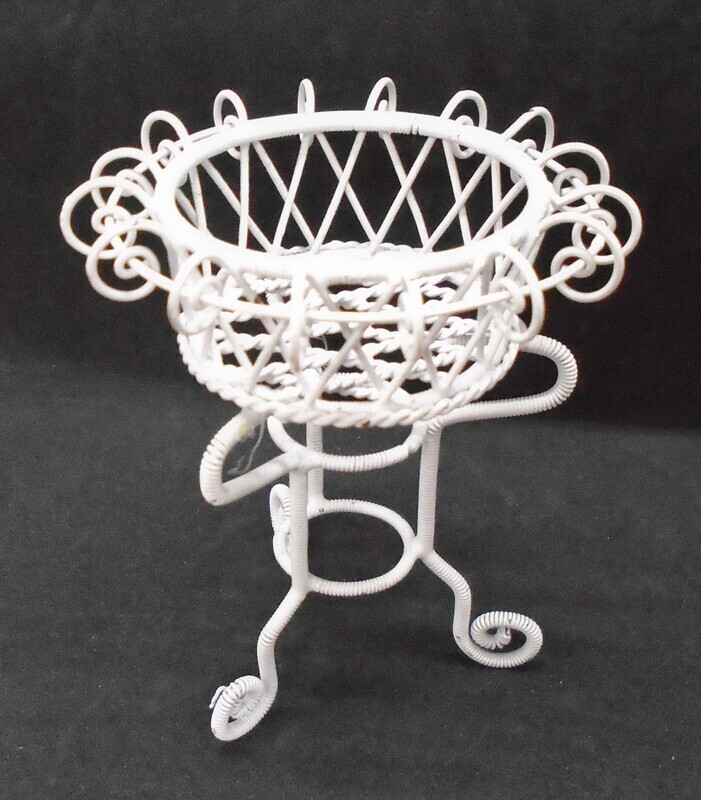 LARGE WHITE WIRE PLANT STAND/WASH STAND