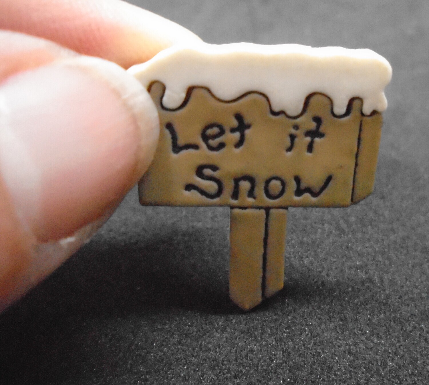 LET IT SNOW SIGN