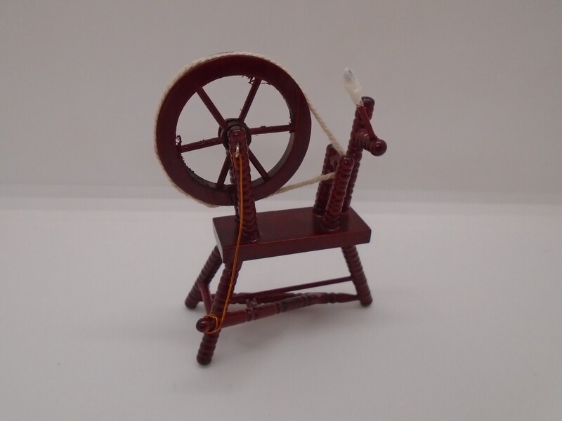 SPINNING WHEEL IN MAHOGANY
